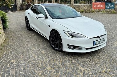Ліфтбек Tesla Model S 2019 в Чернівцях