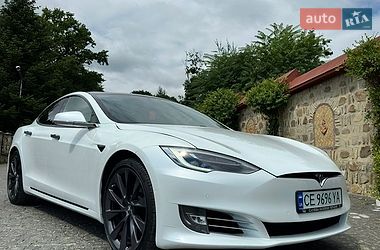 Ліфтбек Tesla Model S 2019 в Чернівцях