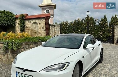 Ліфтбек Tesla Model S 2019 в Чернівцях