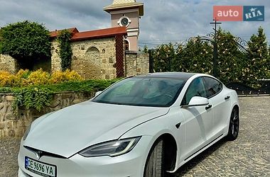 Ліфтбек Tesla Model S 2019 в Чернівцях