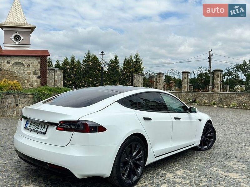 Ліфтбек Tesla Model S 2019 в Чернівцях