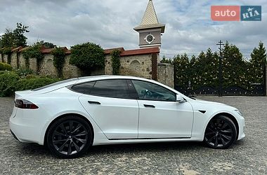 Ліфтбек Tesla Model S 2019 в Чернівцях