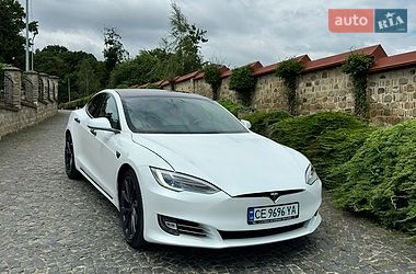 Ліфтбек Tesla Model S 2019 в Чернівцях