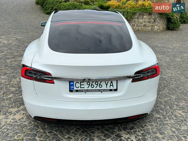 Ліфтбек Tesla Model S 2019 в Чернівцях