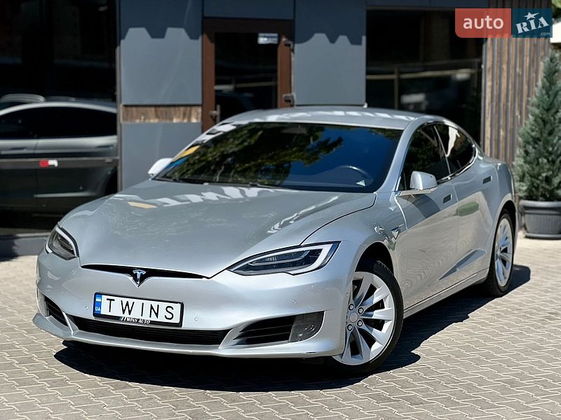 Tesla Model S 2016