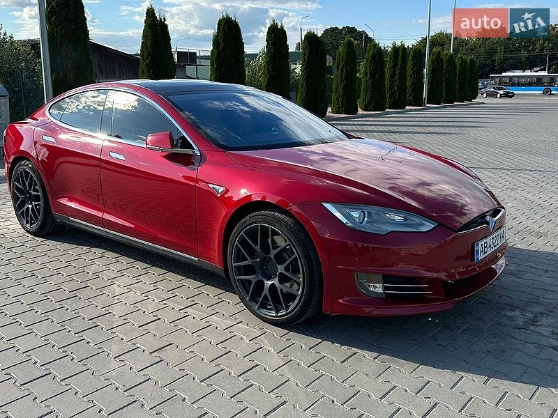 Tesla Model S 2014