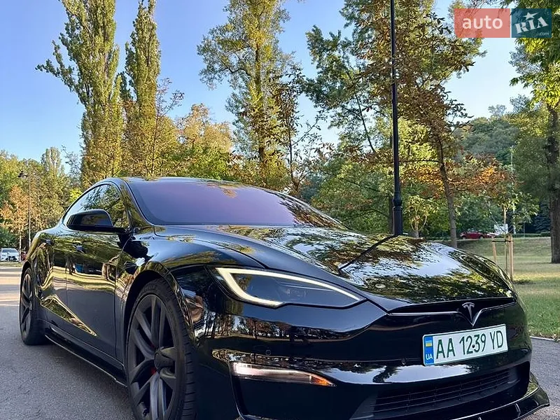 Tesla Model S 2021