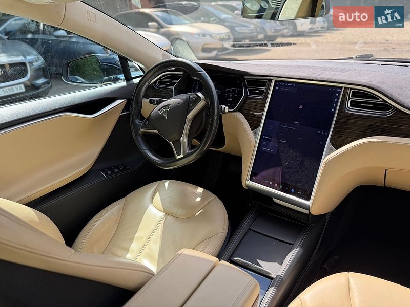 Лифтбек Tesla Model S 2015 в Черновцах фото 10 Лифтбек Tesla Model S 2015 в Черновцах