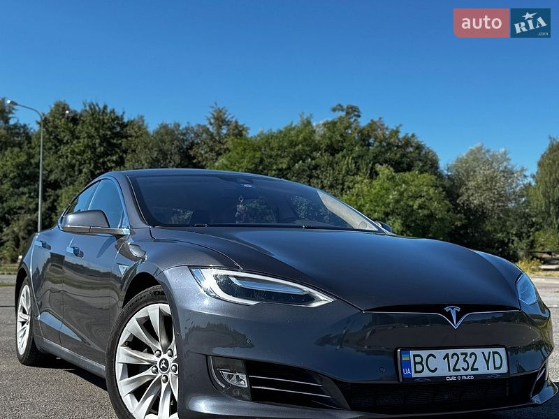 Лифтбек Tesla Model S 2016 в Львове фото Лифтбек Tesla Model S 2016 в Львове