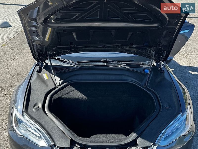 Лифтбек Tesla Model S 2016 в Львове фото 9 Лифтбек Tesla Model S 2016 в Львове