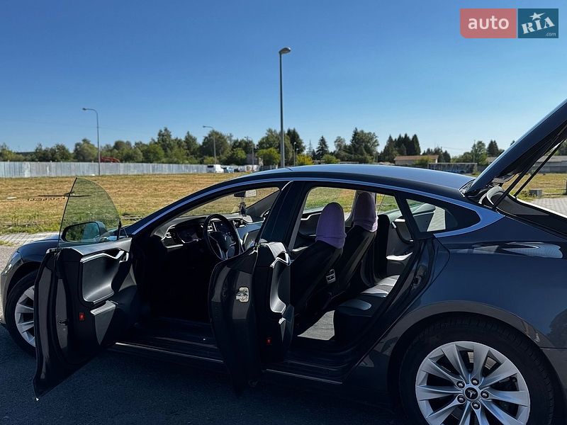 Лифтбек Tesla Model S 2016 в Львове фото 13 Лифтбек Tesla Model S 2016 в Львове