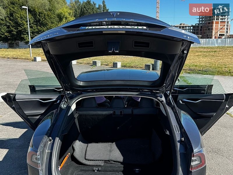 Лифтбек Tesla Model S 2016 в Львове фото 16 Лифтбек Tesla Model S 2016 в Львове