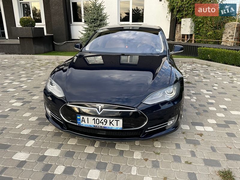 Лифтбек Tesla Model S 2014 в Киеве