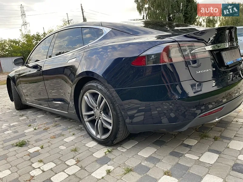 Tesla Model S