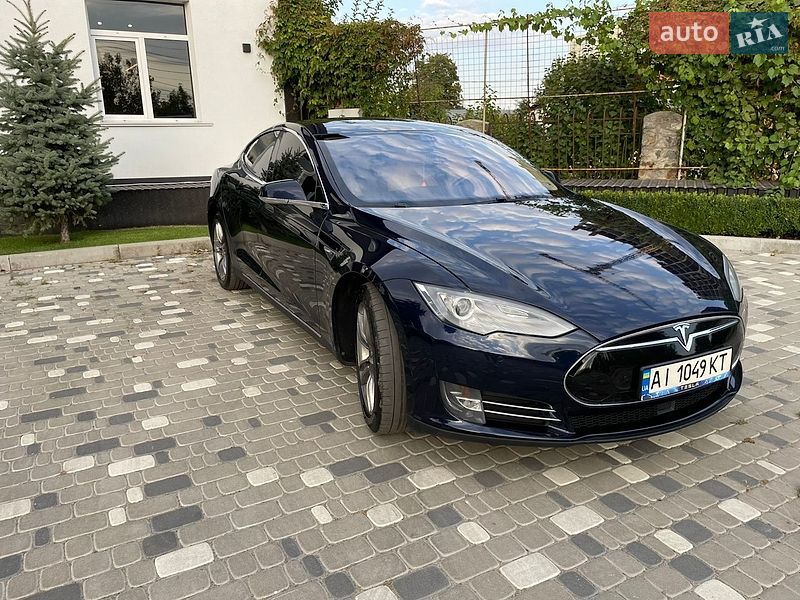 Лифтбек Tesla Model S 2014 в Киеве
