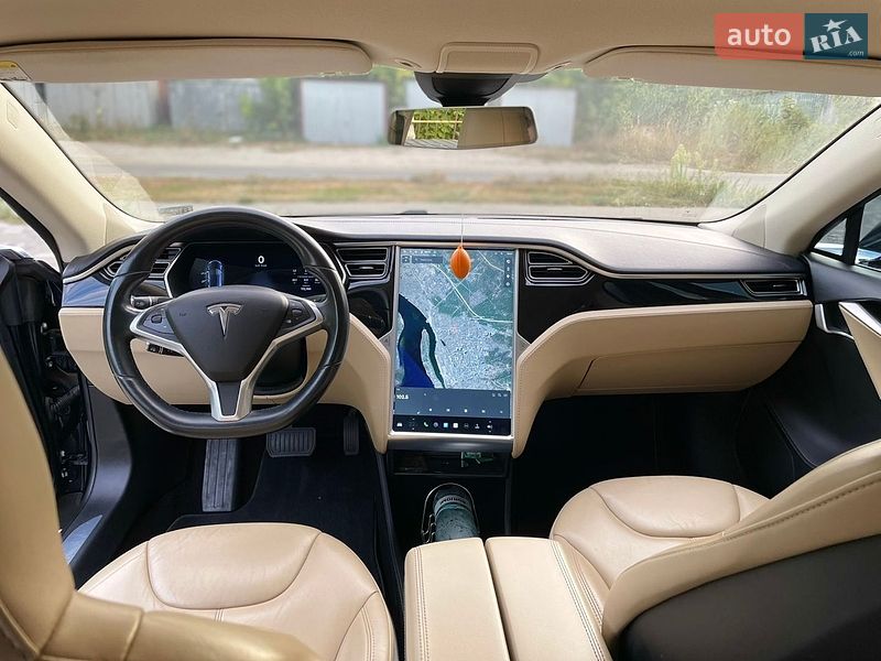 Лифтбек Tesla Model S 2014 в Киеве