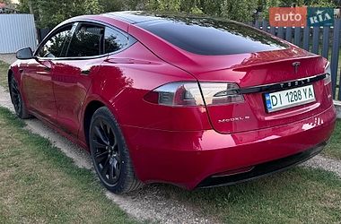 Лифтбек Tesla Model S 2017 в Черновцах