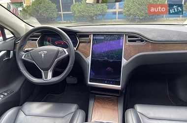 Лифтбек Tesla Model S 2017 в Черновцах