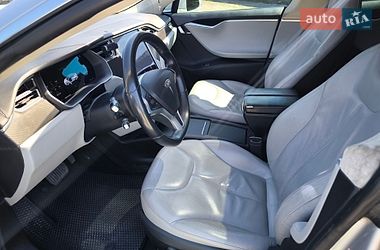Лифтбек Tesla Model S 2014 в Львове