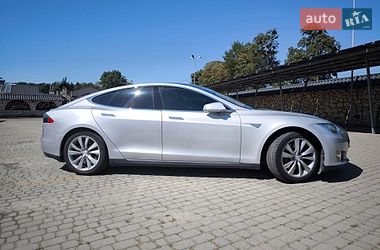 Лифтбек Tesla Model S 2014 в Львове