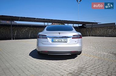 Лифтбек Tesla Model S 2014 в Львове