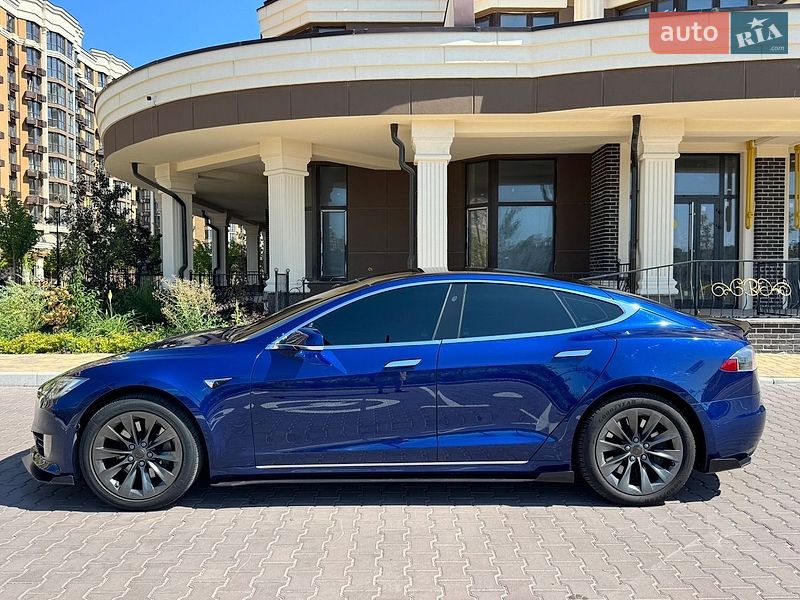 Лифтбек Tesla Model S 2017 в Софиевской Борщаговке