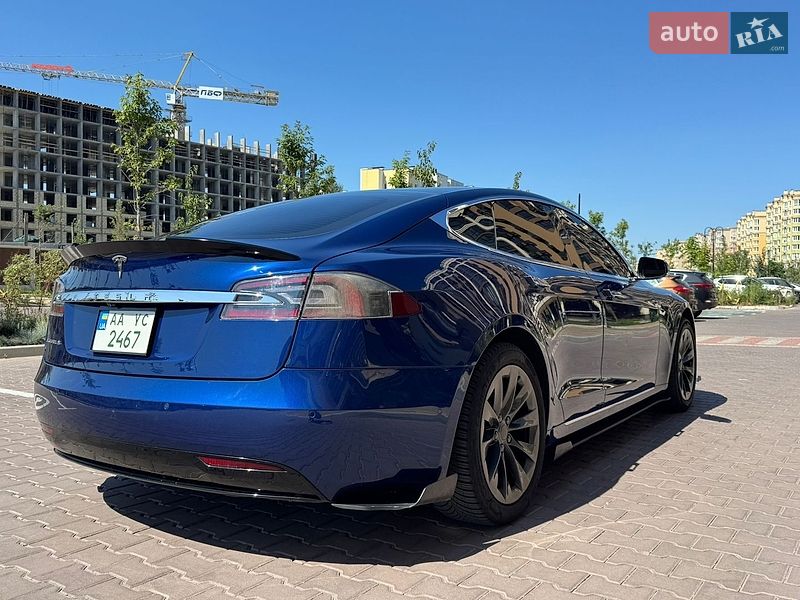 Лифтбек Tesla Model S 2017 в Софиевской Борщаговке