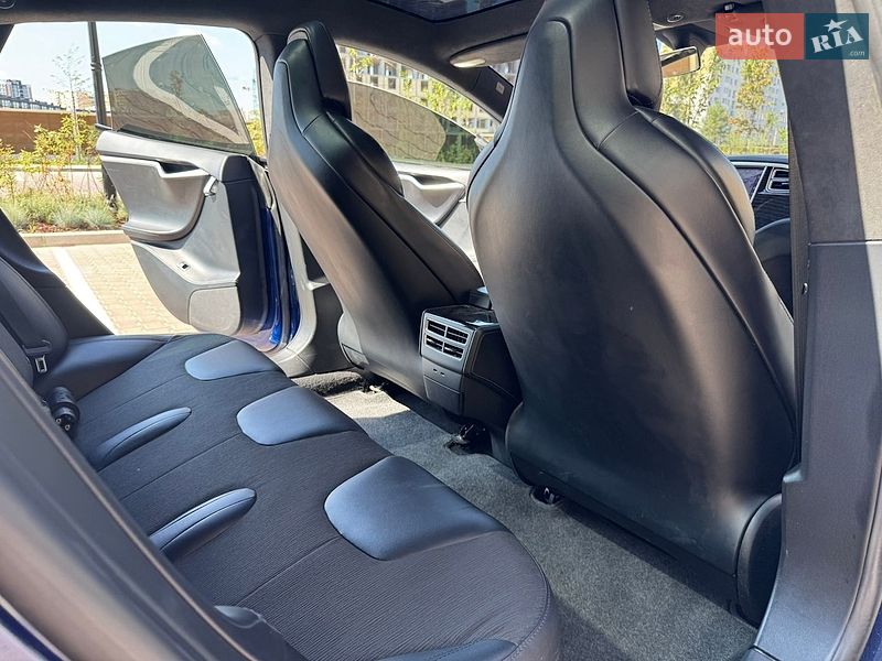 Лифтбек Tesla Model S 2017 в Софиевской Борщаговке