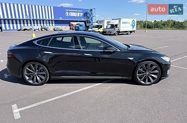 Ліфтбек Tesla Model S 2015 в Рівному