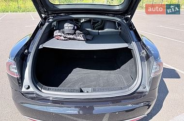 Ліфтбек Tesla Model S 2015 в Рівному
