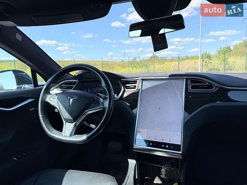 Ліфтбек Tesla Model S 2015 в Рівному