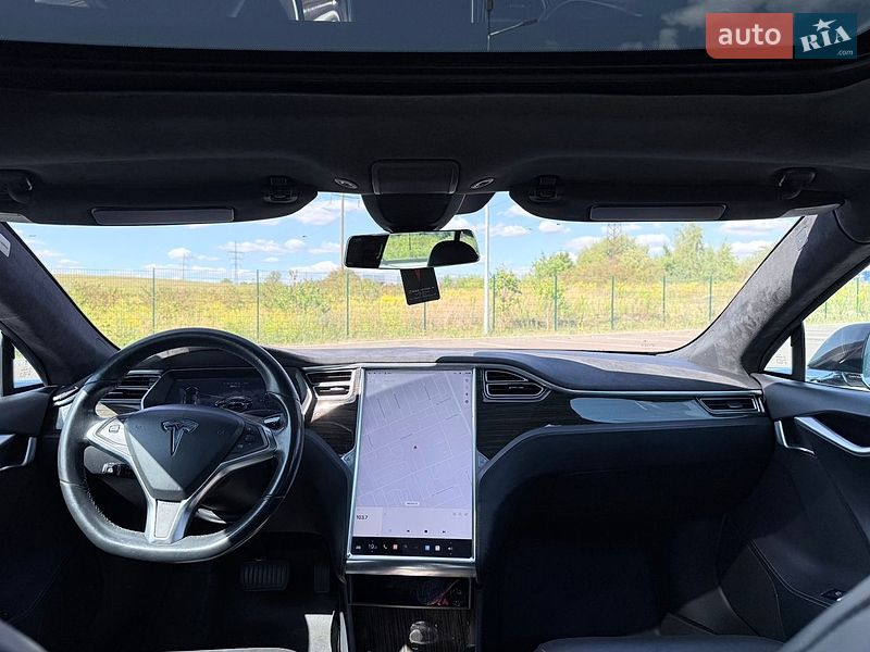 Ліфтбек Tesla Model S 2015 в Рівному