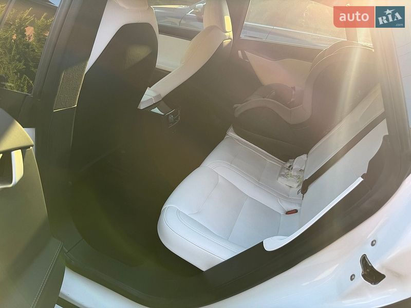 Ліфтбек Tesla Model S 2020 в Сумах