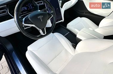 Ліфтбек Tesla Model S 2017 в Івано-Франківську