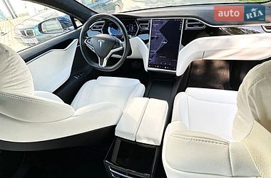 Ліфтбек Tesla Model S 2017 в Івано-Франківську