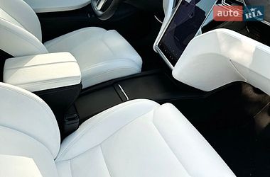 Ліфтбек Tesla Model S 2017 в Івано-Франківську