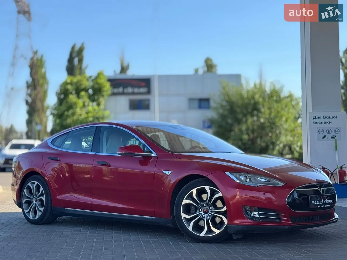 2014 Tesla Model S - мініатюра 2