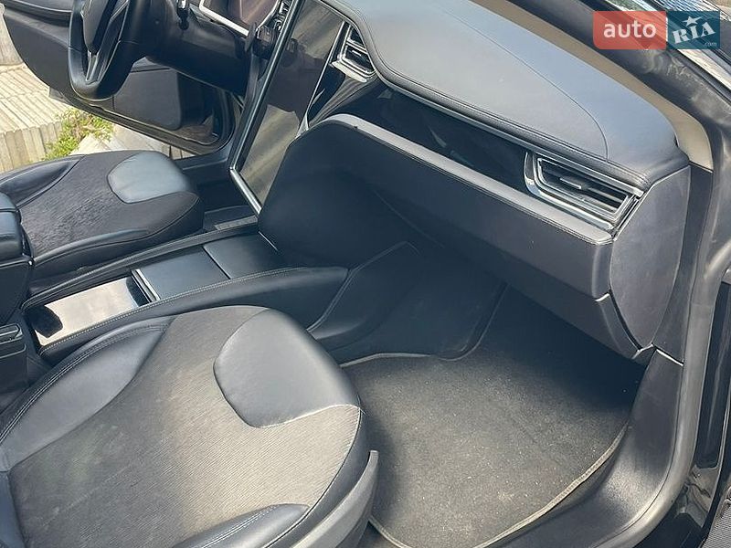 Лифтбек Tesla Model S 2013 в Полтаве