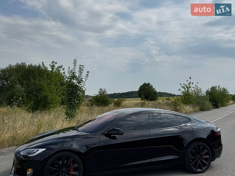 Лифтбек Tesla Model S 2020 в Тернополе