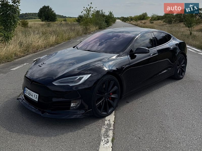 Tesla Model S 2020