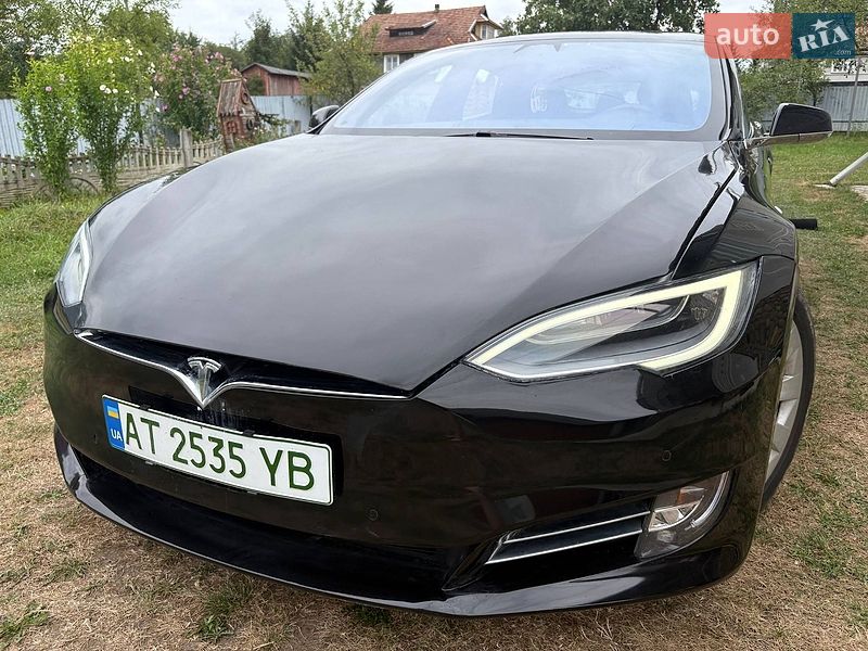 Лифтбек Tesla Model S 2018 в Коломые