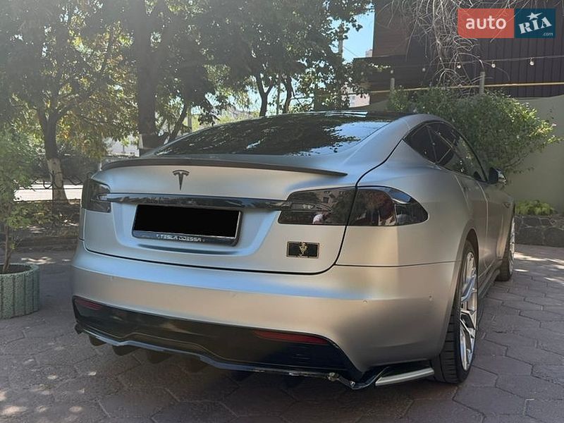 Ліфтбек Tesla Model S 2021 в Одесі