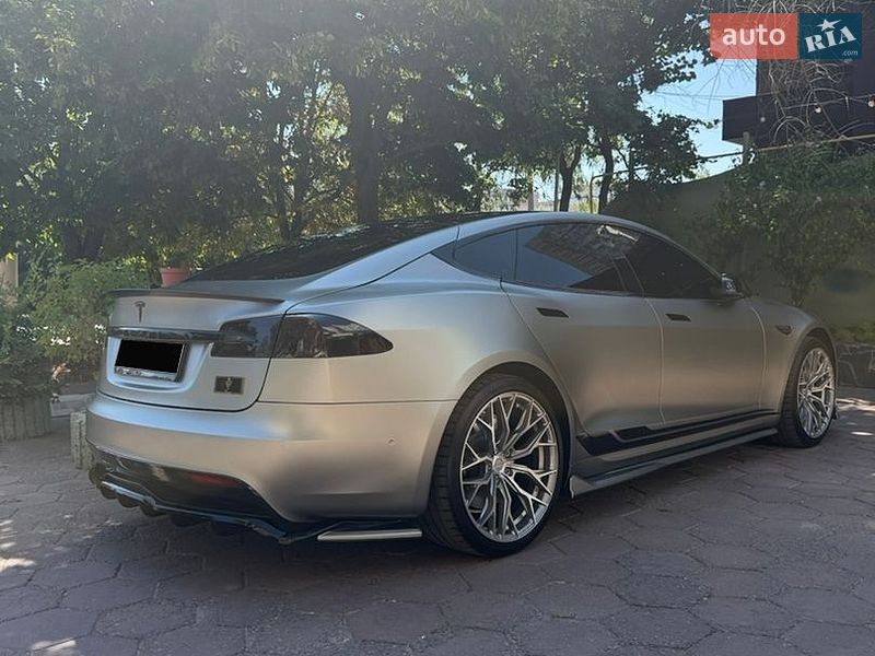 Ліфтбек Tesla Model S 2021 в Одесі