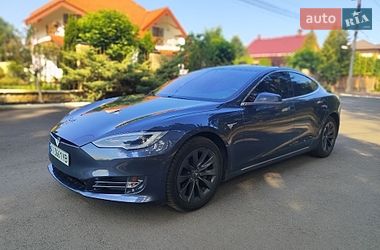 Лифтбек Tesla Model S 2018 в Киеве