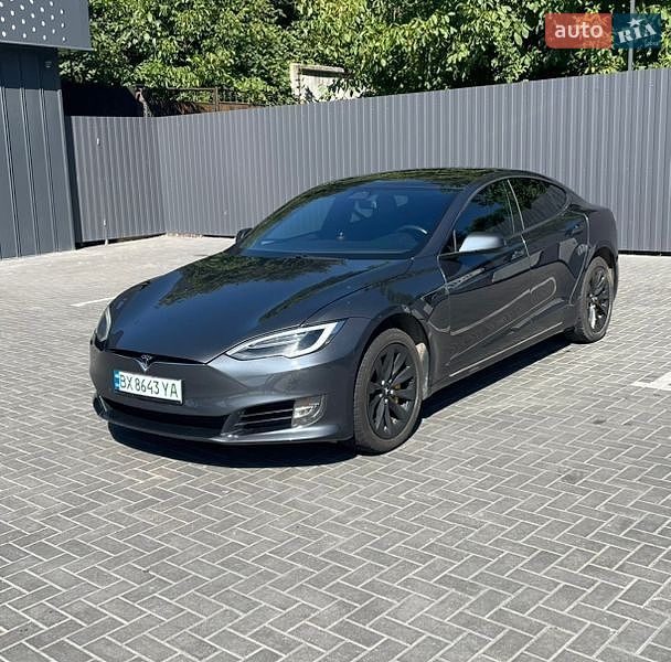 Лифтбек Tesla Model S 2017 в Каменец-Подольском