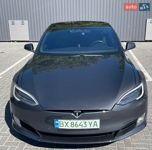 Лифтбек Tesla Model S 2017 в Каменец-Подольском