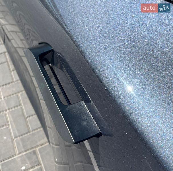 Лифтбек Tesla Model S 2017 в Каменец-Подольском