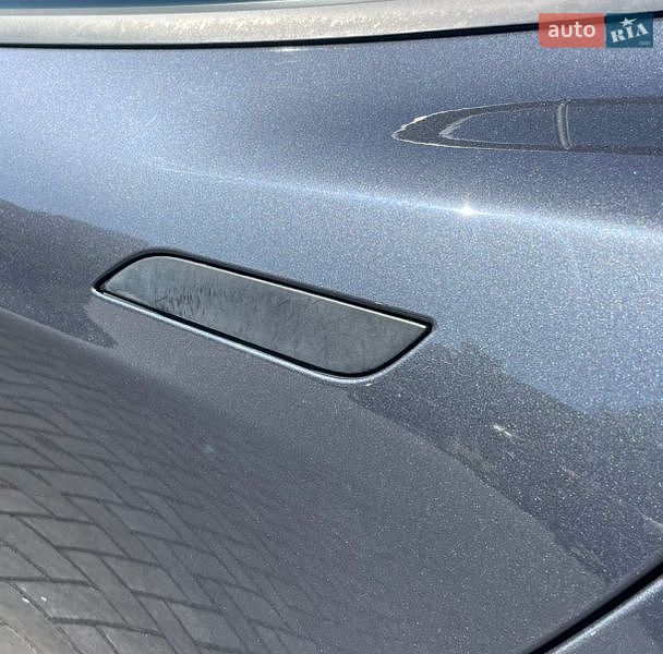 Лифтбек Tesla Model S 2017 в Каменец-Подольском