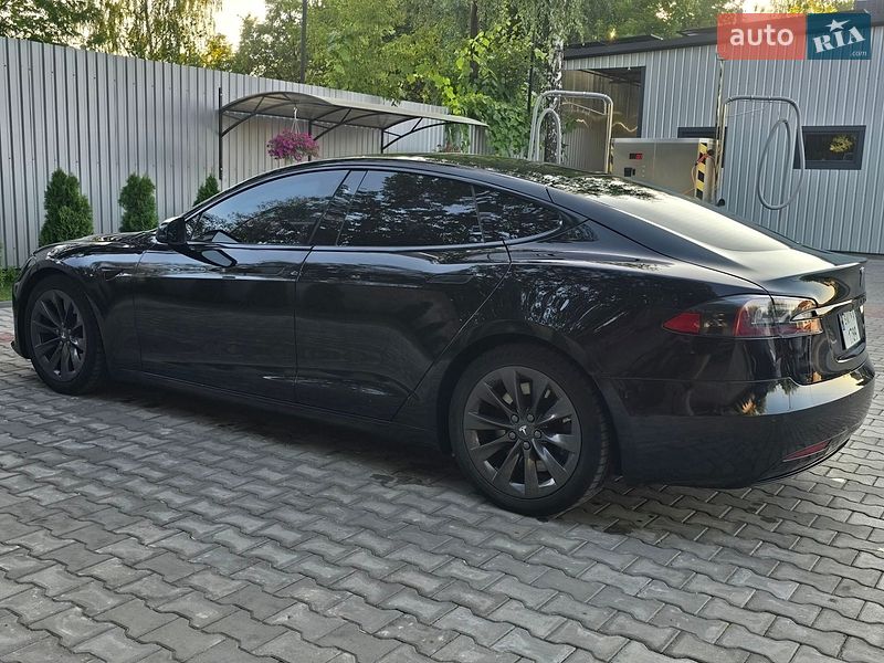 Ліфтбек Tesla Model S 2018 в Костопілі