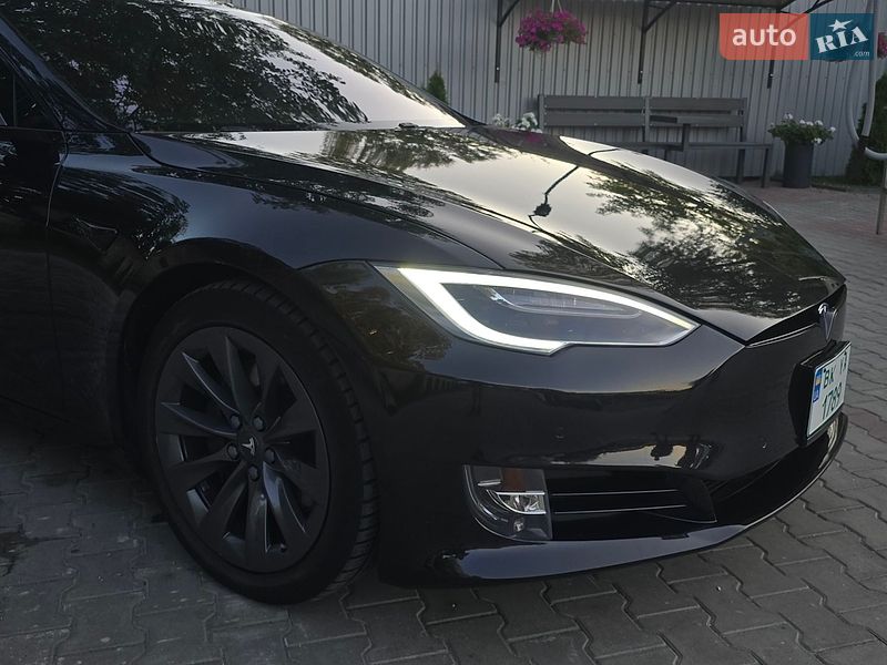 Ліфтбек Tesla Model S 2018 в Костопілі